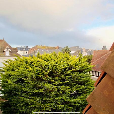 Joli Studio ☆ 100M De La Mer Et Du Centre Ville ☆ Cabourg Exteriör bild