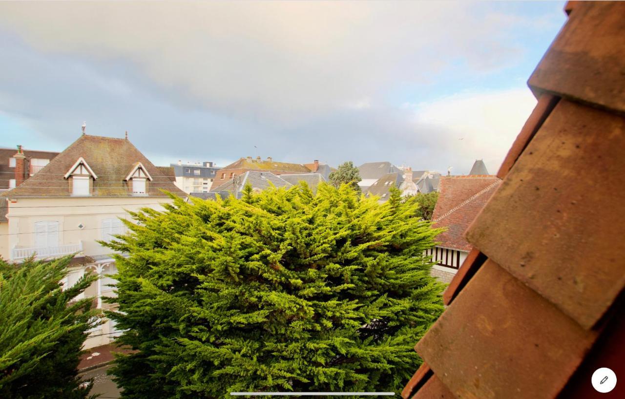 Joli Studio ☆ 100M De La Mer Et Du Centre Ville ☆ Cabourg Exteriör bild