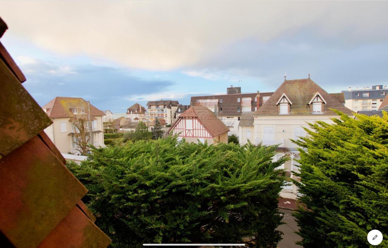 Joli Studio ☆ 100M De La Mer Et Du Centre Ville ☆ Cabourg Exteriör bild